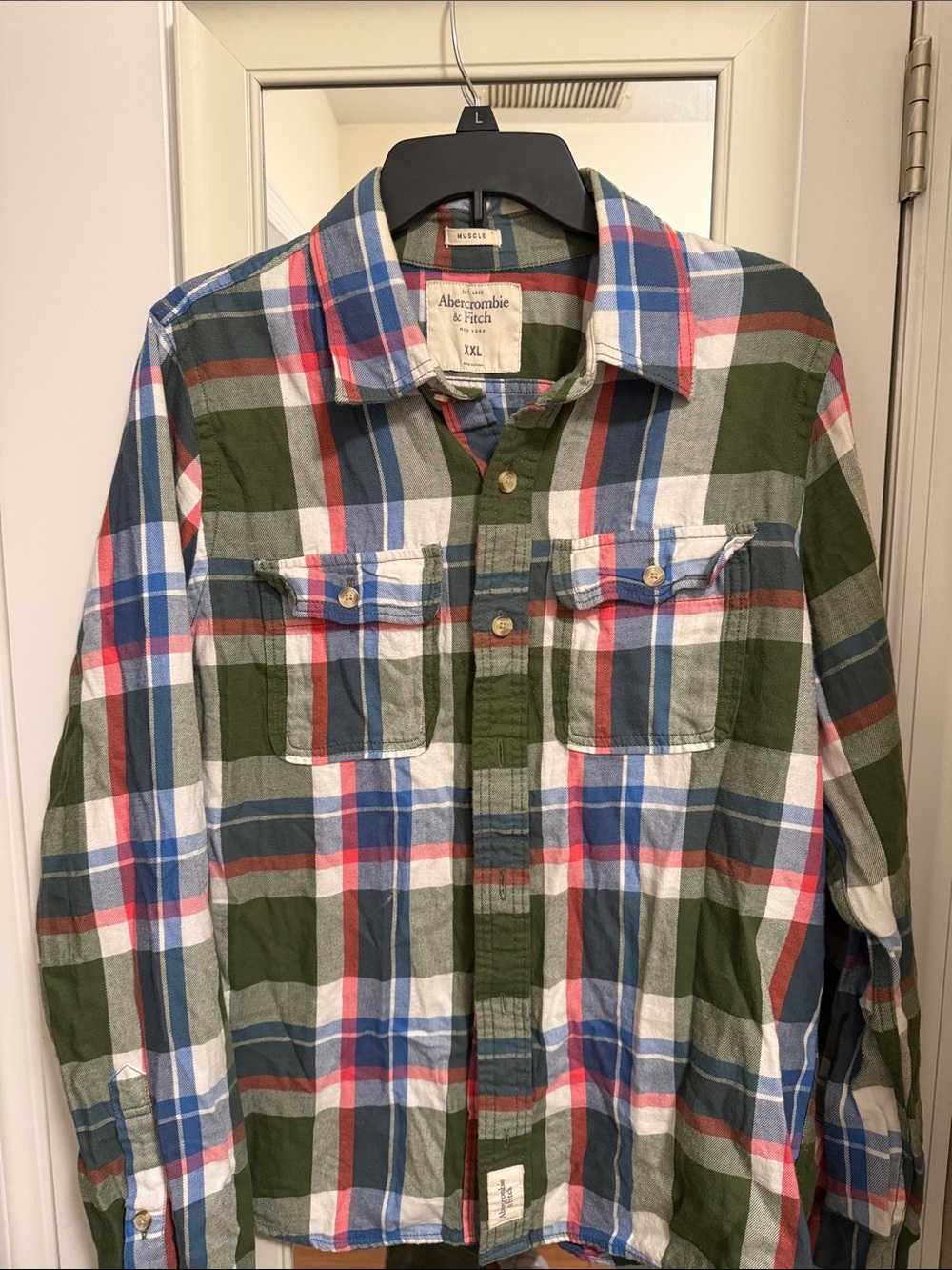 Abercrombie & Fitch Men's Green Plaid Button-Up Shirt